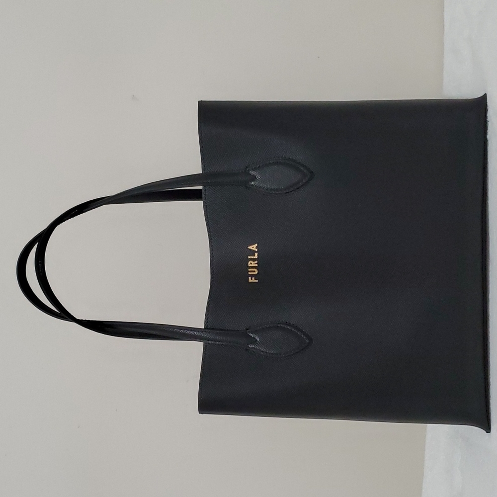 ❌️SOLD❌️Furla Black Tote Leather Bag - Picture 5 of 12